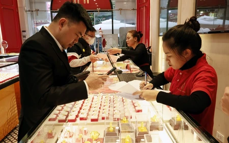 Giá vàng hôm nay 23/4 giao dịch quanh mốc 170 triệu đồng/lượng