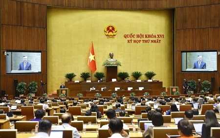 Quốc hội xem xét ngưỡng doanh thu chịu thuế với hộ kinh doanh