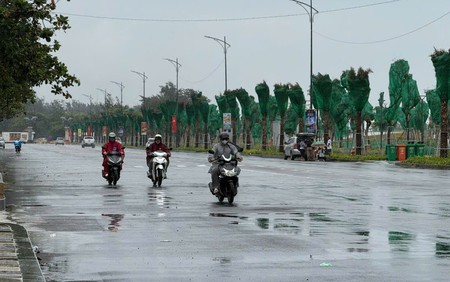Dự báo thời tiết ngày 27/4: Bắc Bộ mưa dông, Nam Bộ tiếp tục nắng nóng 