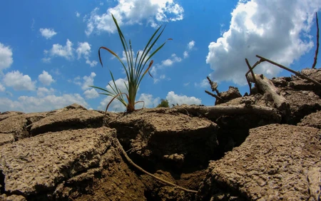 Nắng nóng gay gắt bao trùm TP HCM và Nam Bộ trong tháng 4