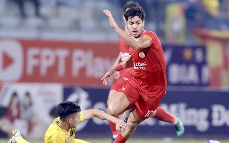 Bình luận viên Quang Huy: 'Nhóm cuối V-League thoát hiểm'