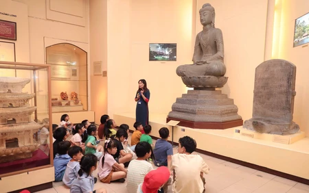 Để bảo tàng đồng hành với khán giả hôm nay