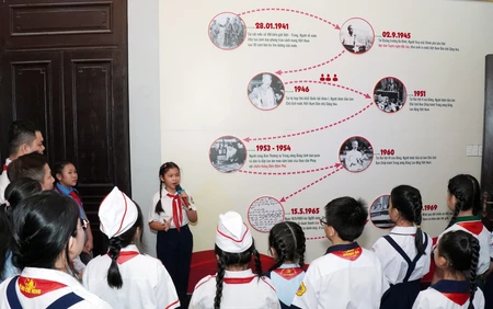 Thành phố Hồ Chí Minh khai mạc triển lãm “85 năm - Rạng ngời trang sử Đội TNTP Hồ Chí Minh”