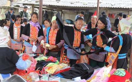 Chợ phiên - nơi lưu giữ nét đẹp văn hóa vùng cao Tây Bắc
