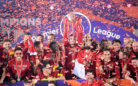 Salah muốn Liverpool phải tri ân 1 ngôi sao 'xứng đáng nhất' ở Anfield