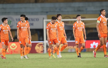 Cuộc chiến trụ hạng V-League: Không còn đường lùi