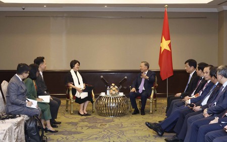 Tổng Bí thư, Chủ tịch nước Tô Lâm tiếp một số tổ chức và doanh nghiệp tại Philippines