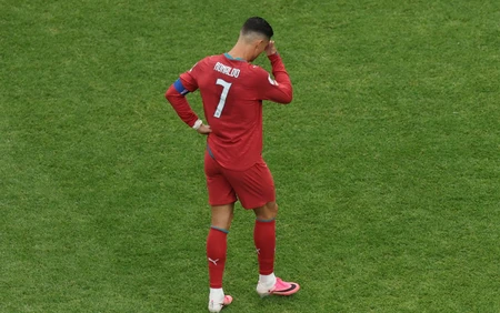 Chiếc bóng đơn côi của Ronaldo