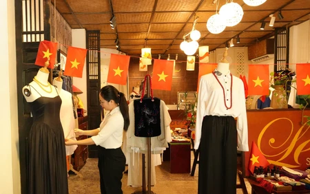 Hành trình khôi phục chuỗi tơ tằm, xây dựng thương hiệu Lụa Hoa Lư