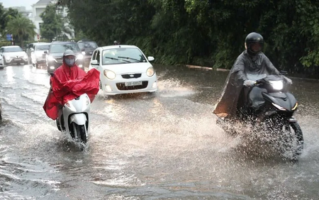 Dự báo thời tiết 1/7: Bắc Bộ mưa lớn, dự báo áp thấp nhiệt đới trên Biển Đông