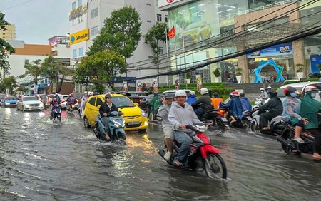 Dự báo thời tiết ngày thi tốt nghiệp THPT 2026: Phía Bắc có nơi mưa to, phía Nam mưa vào chiều tối