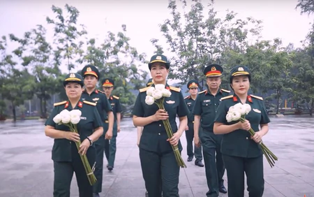 "Miền xa thẳm" - Khi tình yêu hóa thành tượng đài