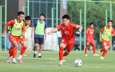 Tin nóng bóng đá Việt hôm nay 4/7: Đội tuyển Việt Nam lắp ghép đội hình; Ninh Bình FC công bố hai tân binh