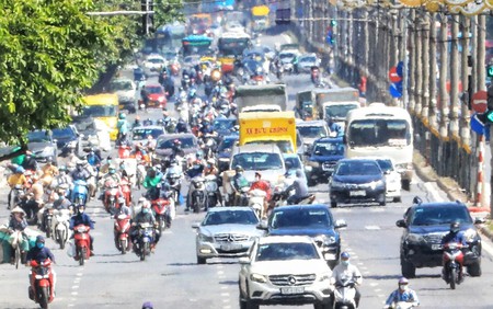 Dự báo thời tiết ngày 13/8: Hà Nội tiếp tục nắng nóng, chiều tối và đêm có mưa