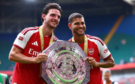 Arsenal đang có hàng tiền vệ hay nhất thế giới