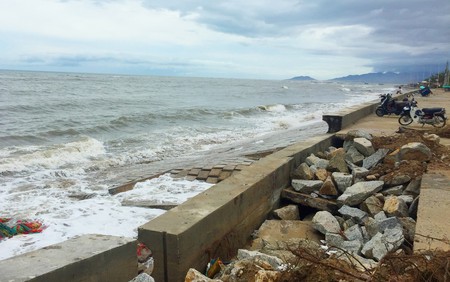 Áp thấp nhiệt đới giữ nguyên cường độ trên vùng biển phía Bắc khu vực Bắc Biển Đông