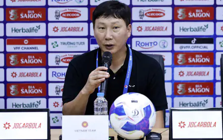 HLV Kim Sang Sik: 'Chiến thắng trước Indonesia khiến mọi thứ trở nên tươi sáng'