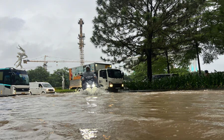Dự báo thời tiết ngày 18/9: Nhiều khu vực mưa lớn, cảnh báo lũ quét, sạt lở đất ở 7 tỉnh, thành