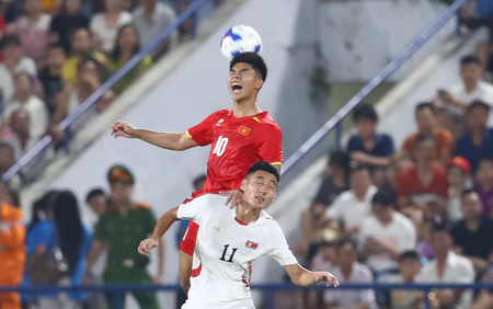 Lê Phát khỏa lấp khoảng trống Đình Bắc ở U23 Việt Nam