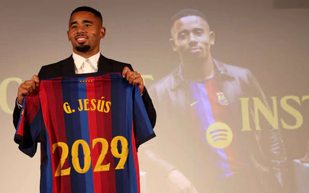 Barcelona: Flick sẽ đi săn với một con mèo?