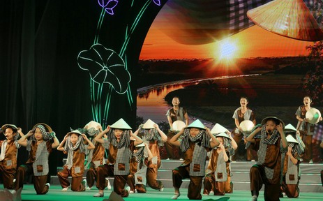 Nhạc sĩ Lư Nhất Vũ và nhà thơ Lê Giang: Hai tâm hồn, một lý tưởng