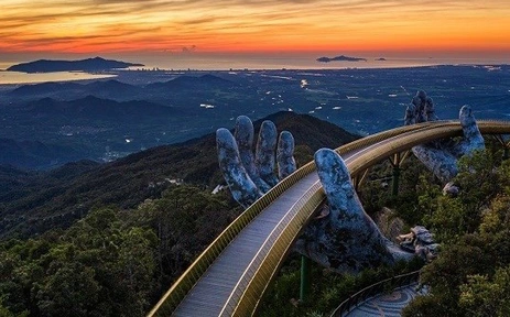 Ấn tượng những món ăn ngon “nhất thế giới” và cảnh quan tuyệt vời của Việt Nam với nhà văn Australia
