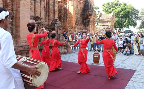 Khánh Hòa thu hút khách du lịch đến nghỉ dưỡng