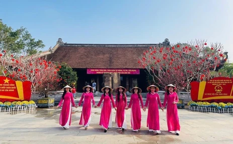 Du lịch tâm linh: "Thỏi nam châm" hút du khách đầu Xuân