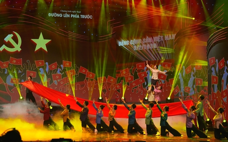 "Đường lên phía trước": Bản giao hưởng nghệ thuật chào mừng 96 năm ngày thành lập Đảng Cộng sản Việt Nam