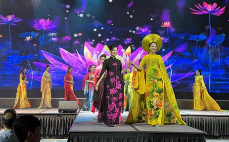 Quảng bá áo dài Việt Nam ra thế giới