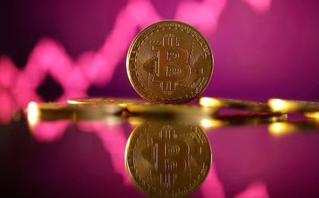 Bitcoin duy trì đà tăng sau khi dứt chuỗi 5 tháng giảm liên tiếp