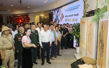 Khai mạc triển lãm “Từ ký họa chiến trường đến sắc màu đương đại”