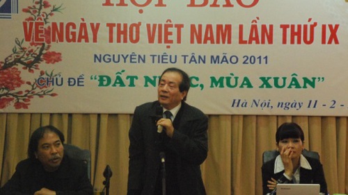 Xin nước từ Suối Lê-Nin, xin đất từ Làng Sen