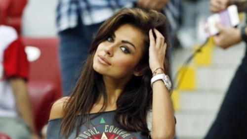 Riquelme Ba Lan tới sân cổ vũ C.Ronaldo