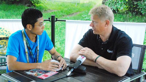 Huyền thoại Peter Schmeichel: “Tôi sẽ đến Việt Nam”