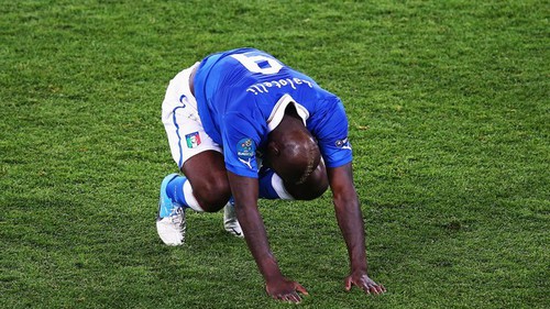 VIDEO: Sự thẫn thờ của những người Ý khi nhận ngôi Á quân