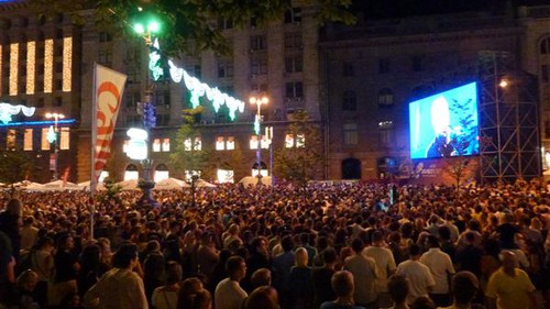 Góc Anh Ngọc: Trong câu hát "Show must go on"…