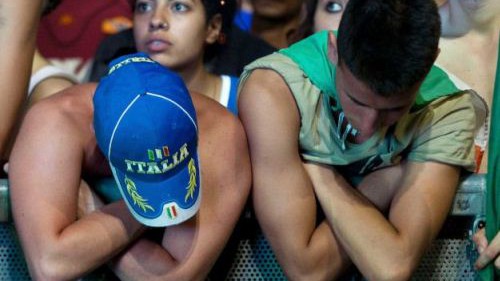 Nước mắt và nỗi buồn CĐV ngày Italia bại trận