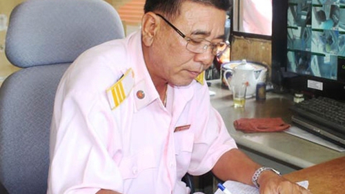 Bảo vệ nhặt được 1 tỷ đồng trả lại người mất