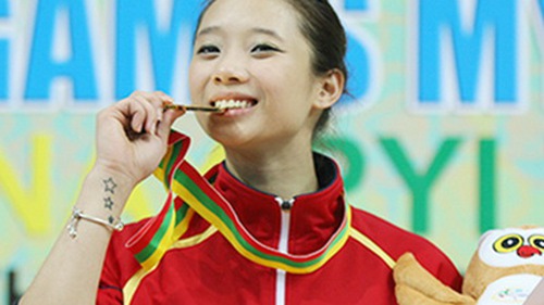 Phóng sự đặc biệt về nỗi vui mừng tột độ của gia đình 'cô gái vàng' Dương Thúy Vi