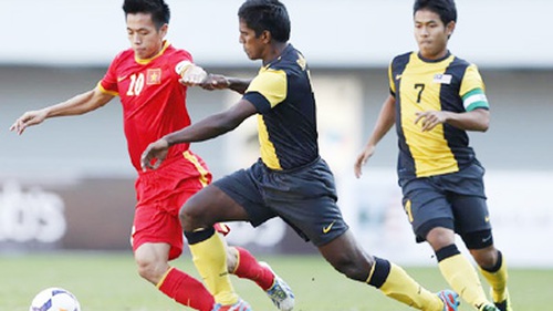 Video: U23 Việt Nam phối hợp tuyệt đẹp nhưng Văn Quyết bỏ lỡ cơ hội đáng tiếc