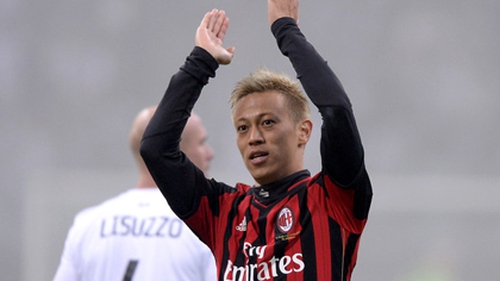 Honda ghi bàn ra mắt, Milan vào Tứ kết Coppa Italia