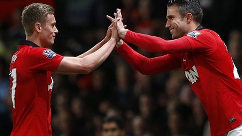 Van Persie có thể phải ngồi dự bị cho James Wilson