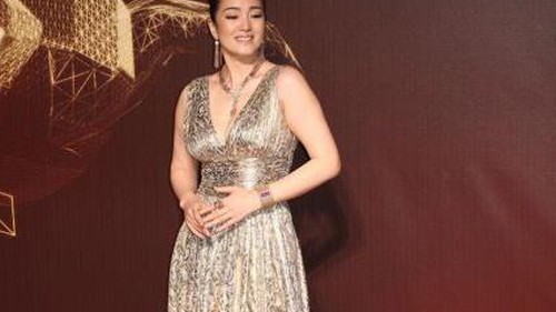 Củng Lợi gây bão tranh cãi quanh giải Kim Mã