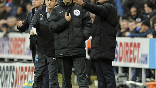 Thua trận, Mourinho đổ lỗi cho cậu bé nhặt bóng