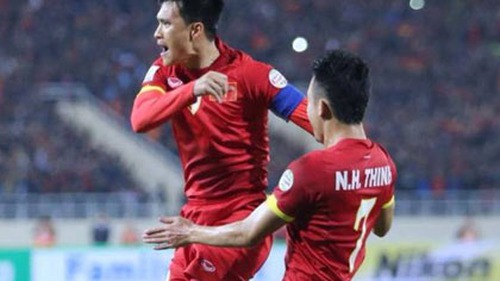 Công Vinh, Thành Lương xin lỗi người hâm mộ. Liverpool không được chọn làm hạt giống Europa League