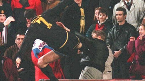 20 năm kung-fu Eric Cantona: Đằng sau khoảnh khắc thay đổi lịch sử bóng đá