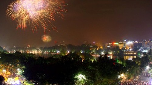 Hà Nội chưa có kế hoạch bắn pháo hoa thường xuyên tại khu vực cầu Nhật Tân