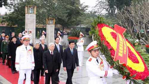 Lãnh đạo Đảng, Nhà nước vào Lăng viếng Chủ tịch Hồ Chí Minh nhân kỷ niệm 85 năm thành lập Đảng