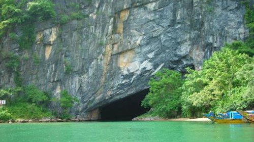 Hợp tác phát triển du lịch địa chất hang động Việt Nam - Australia